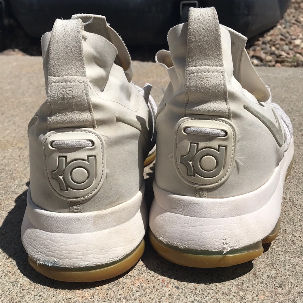 Nike KD’s Mens size 11, BARELY WORN